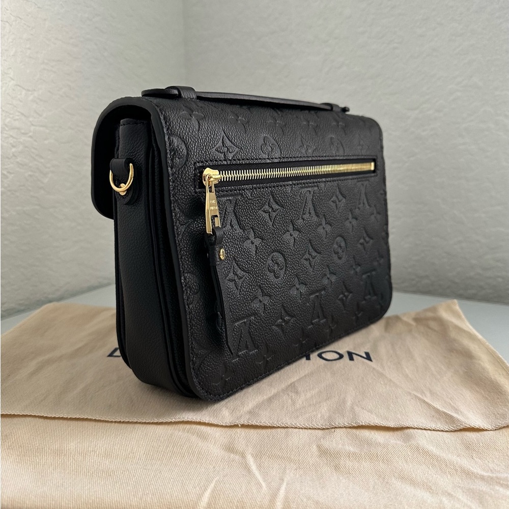 Louis Vuitton Métis Shoulder Bag - Picture 5 of 10